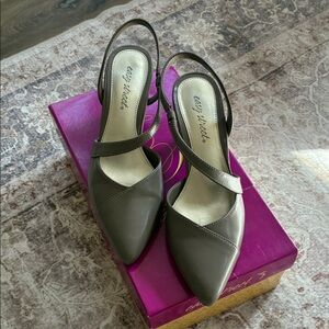 easy street Olive Green Pointed Slingback Heels